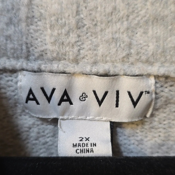 Ava & Viv Gray Cowl Neck Sweater 2X - Picture 2 of 3